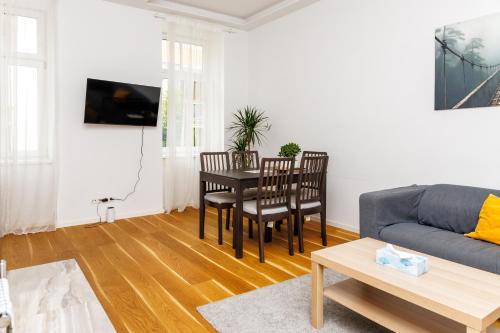 5 beds 2 bedrooms top apart in vienna's heart