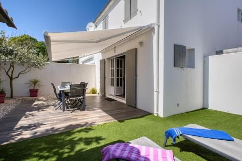 219 Thoiras 6 House, garden and parking