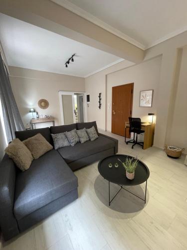 Kolonos Comfort Design Flat for Easy City Living