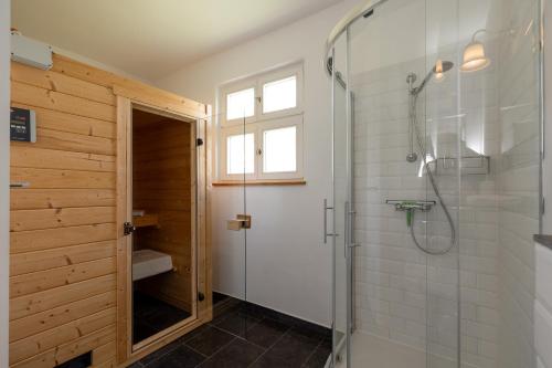 Ένα μπάνιο στο Landhaus Wusse Ferienwohnung Stralsund