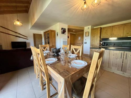 Superbe Duplex au Pied du Grand Massif, 3 Chambres, WiFi, Parking - FR-1-624-136