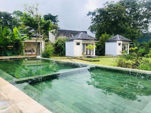 Hồ bơi trong/gần Segara Healing Bali Natural Hot Spring