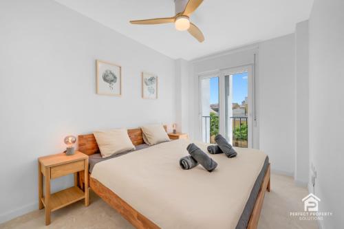 Lale Verde - Modern 2BR with sea views, 2 pools and garage