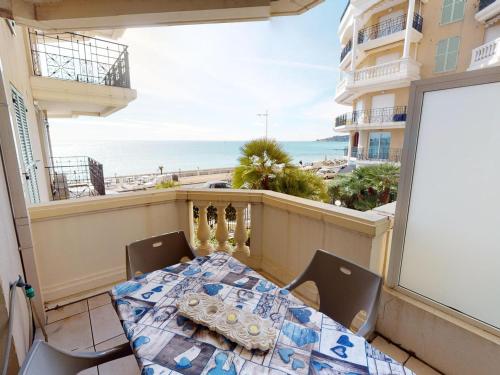 Superbe 2P centre Menton avec terrasse, clim, Wi-Fi