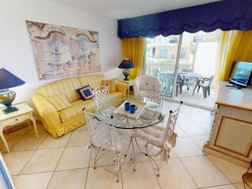 Superbe 2P centre Menton avec terrasse, clim, Wi-Fi