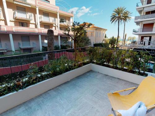 2P calme avec terrasse et garage privé à Menton