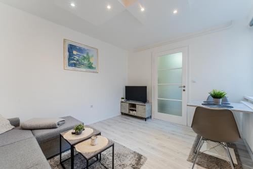 Flex SelfCheckIns 144 - Zagreb - Bedroom - New