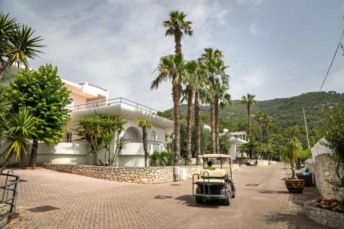 Apulia Hotel Baia dei Faraglioni Resort