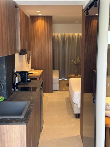 Η κουζίνα ή μικρή κουζίνα στο Johannes Boutique Apartments & Suites