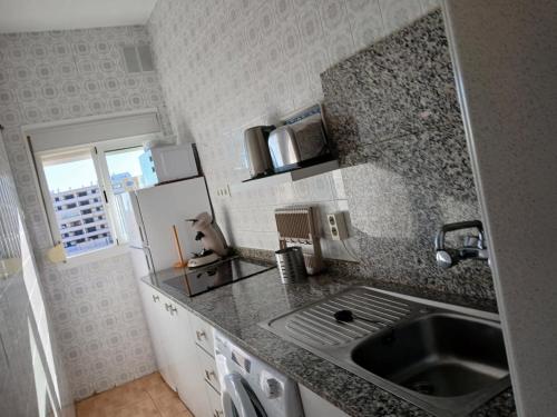 Kuchyň nebo kuchyňský kout v ubytování apartement grimaca oropesa del mar espana