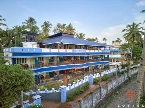 an aerial view of the resort at Zostel Varkala in Varkala