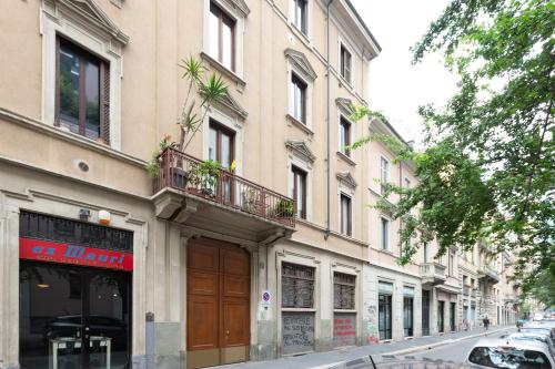 GuestHost - Isola Cosy Pink Studio Apt