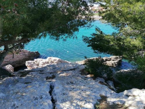 charming studio Carro-25 m2 - garden - close to beaches