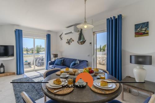 Φαγητό σε αυτό το διαμέρισμα ή κάπου εκεί κοντά