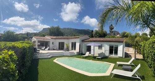 Villa moderne ***** proche mer et montagne .