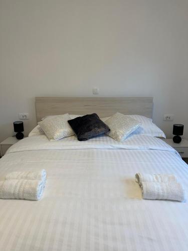 One-Bedroom Deluxe Apartment 2