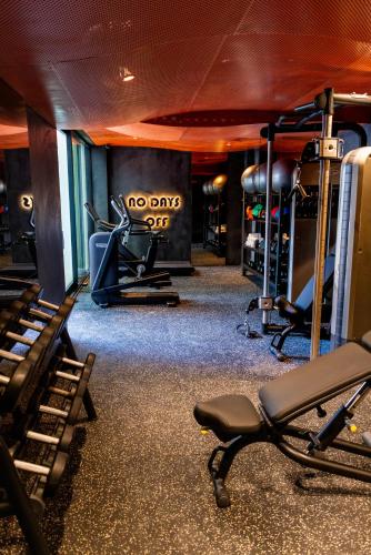 Fitness centrum a/nebo fitness zařízení v ubytování Maritim Marina Bay Resort SPA & Casino
