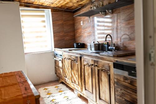 Η κουζίνα ή μικρή κουζίνα στο Tourist Villa