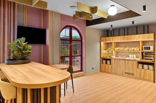 Kuchyň nebo kuchyňský kout v ubytování B&B HOTEL Madrid Fuenlabrada