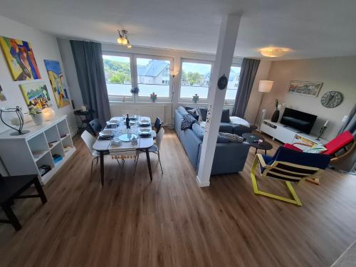 Χώρος καθιστικού στο Penthouse Panoramablick Rosie - Monteure Willkommen!