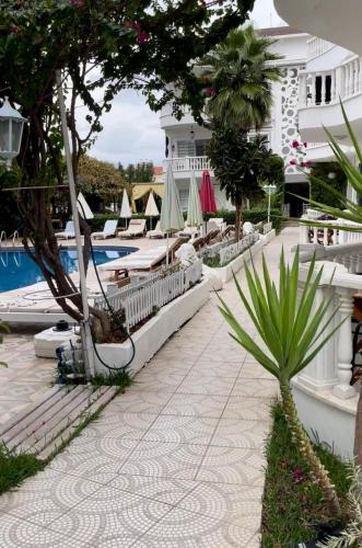 Бассейн в BELKA GOLF RESIDENCE Exclusive apt DeluxBELEK или поблизости