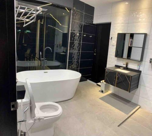 Phòng tắm tại Love birds Abbie's Private Pool Villa 2 pax