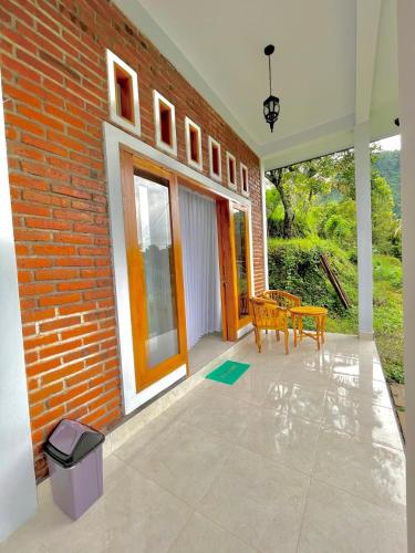 Balkoni atau teres di nyoman sekumpul house