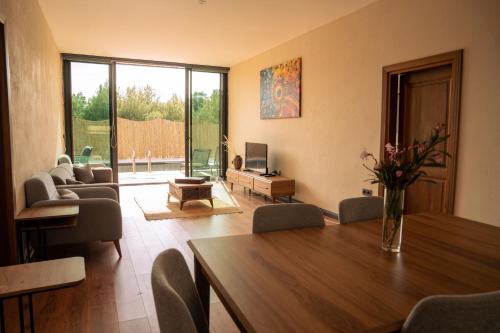 Χώρος καθιστικού στο Stone Houses Luxury Kabak