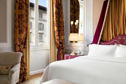 Letto o letti in una camera di The St. Regis Florence