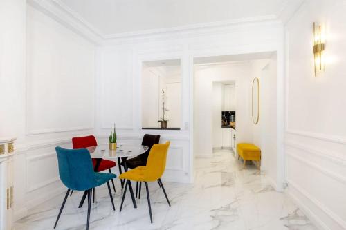 Photo de la galerie de l'établissement Appartement de Luxe Triangle d'or près des Champs Elysées, à Paris