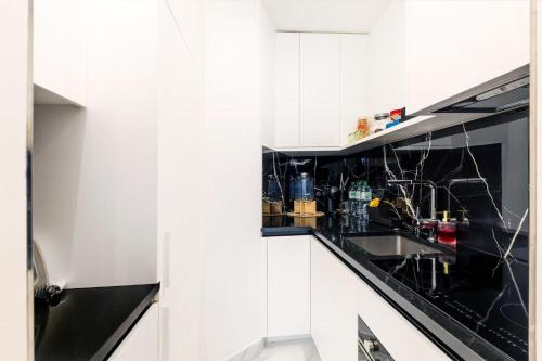 Photo de la galerie de l'établissement Appartement de Luxe Triangle d'or près des Champs Elysées, à Paris