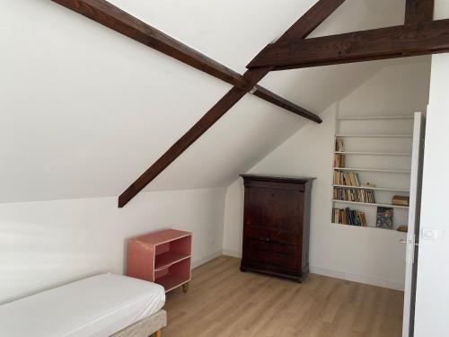 Η βιβλιοθήκη της παραθεριστικής κατοικίας