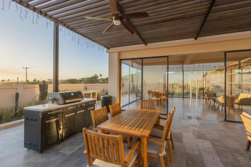 Balkón nebo terasa v ubytování Majestic 3 BR Penthouse Private Rooftop and Jacuzzi