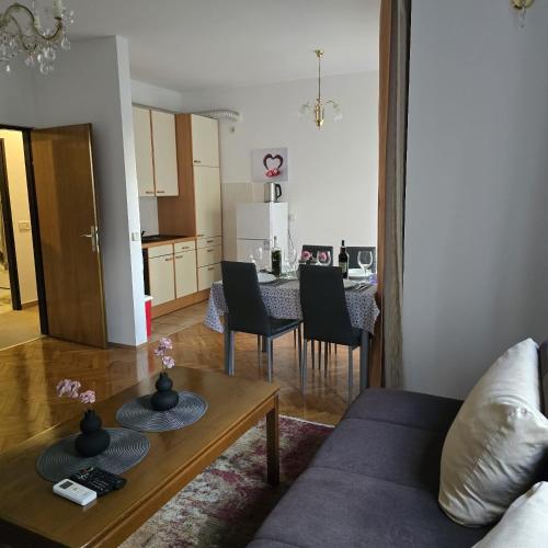 Apartment Eni