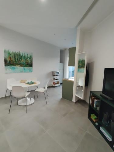 Naples Apartment - Nicolini 39