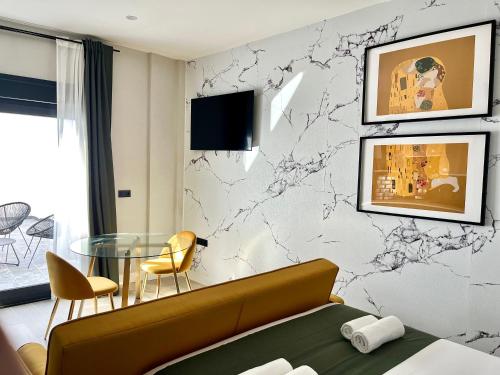 Μια τηλεόραση ή/και κέντρο ψυχαγωγίας στο Apartamentos Élite - Art Collection - Gustav