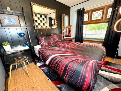 Postel nebo postele na pokoji v ubytování W 15th Whole house