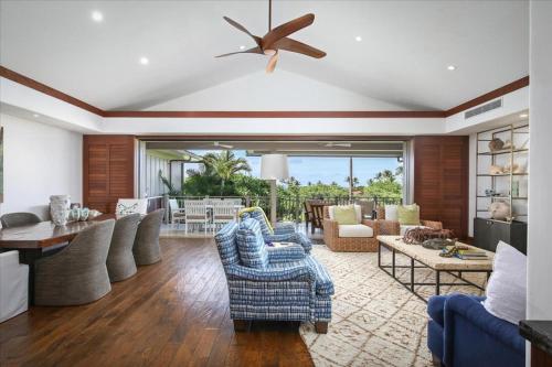 Posezení v ubytování 3BD Ka'ulu Villa at Hualalai Resort