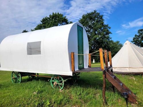Φωτογραφία από το άλμπουμ του Carul cu Stele-Glamping σε Romîneşti