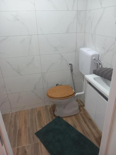 Et badeværelse på Apartman Dzinic