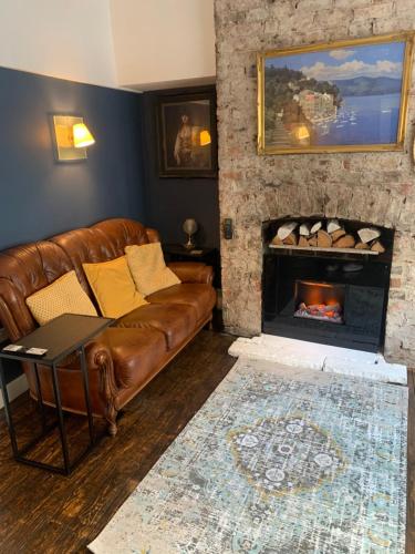 HelloYorkCentre - 1 FREE ON SITE PARKING SPACE - 60 SECOND WALK 2 MINSTER! photo 3
