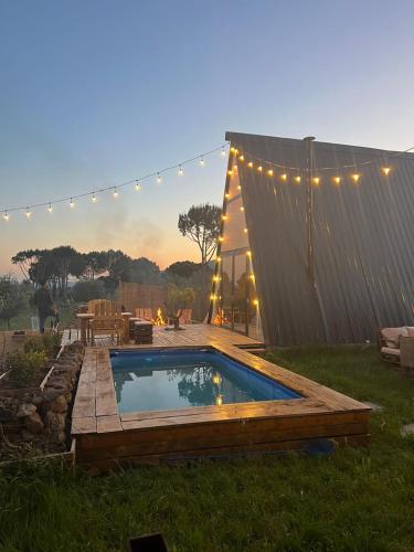 Kunuz tesisinde veya buraya yakın yüzme havuzu