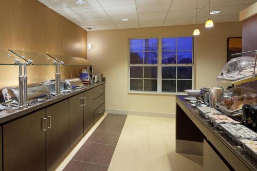 Una cocina o cocineta en Residence Inn by Marriott Austin Parmer/Tech Ridge
