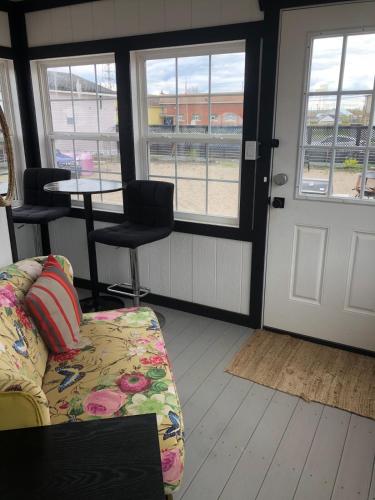 Ένα ή περισσότερα κρεβάτια σε δωμάτιο στο Geraldton Tiny House