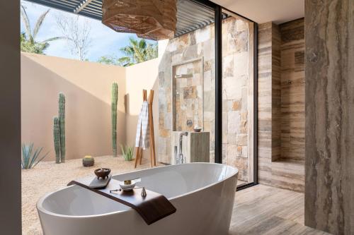 Koupelna v ubytování Zadún, a Ritz-Carlton Reserve, Los Cabos