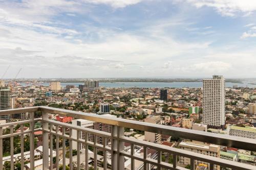 Nespecifikovaný výhled na destinaci Cebu City nebo výhled na město při pohledu z apartmánu