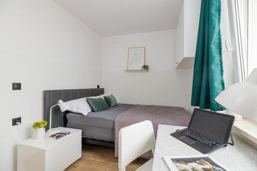 V Ajax Metro National Stadium ROOMS