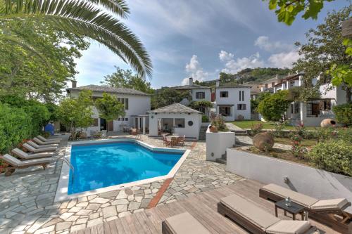Bazén v ubytování Aeolos Hotel & Villas - Pelion nebo v jeho okolí