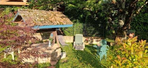 a model of a backyard with a house and a garden at Charmant studio Van Gogh in Chabeuil