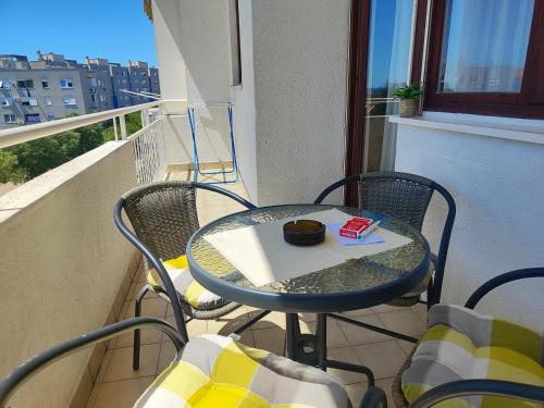 Lara's Apartment - Spacious Island View Free Parking